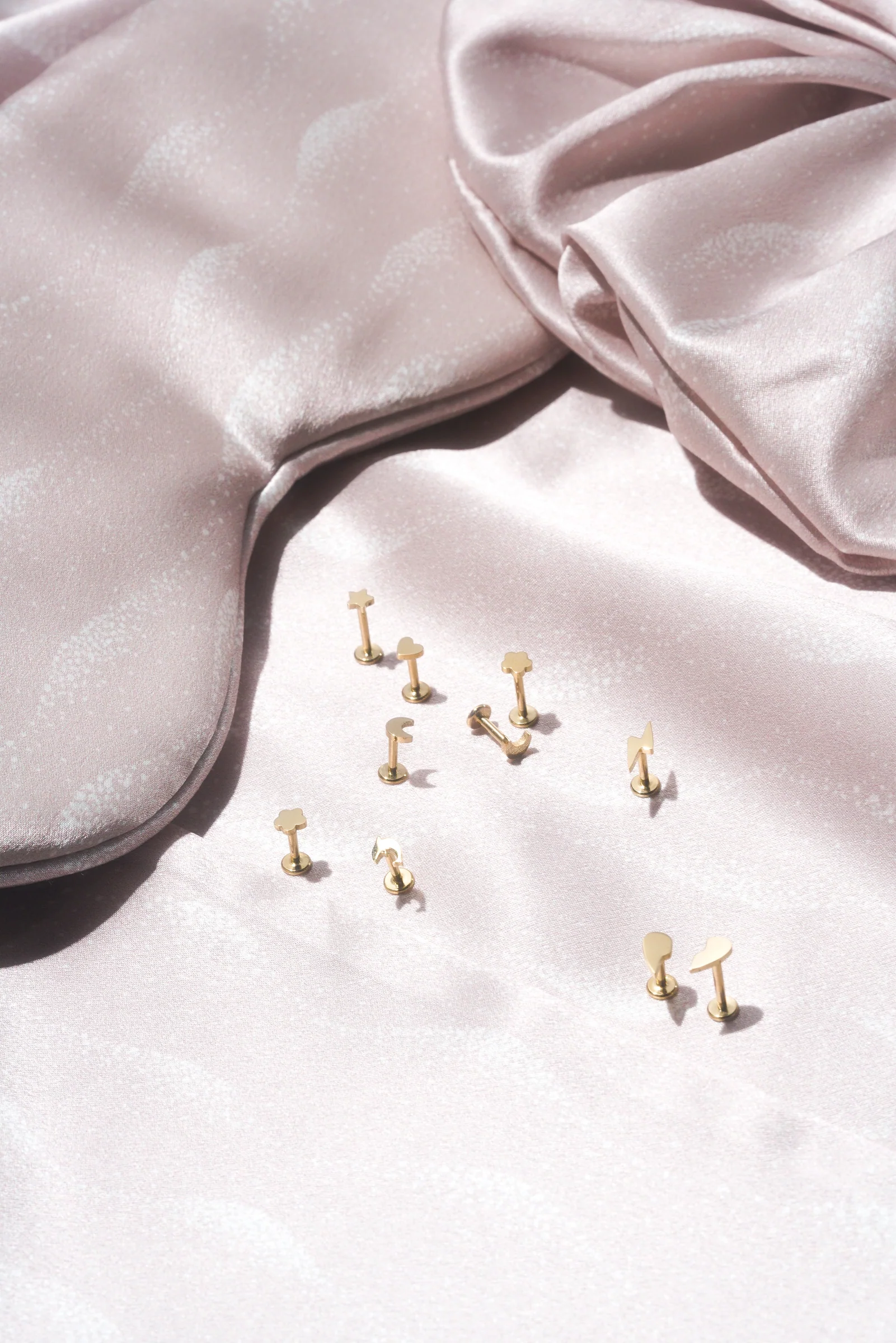 Friendship Hearts Threaded Flat Back Studs (Pair) - Image 10