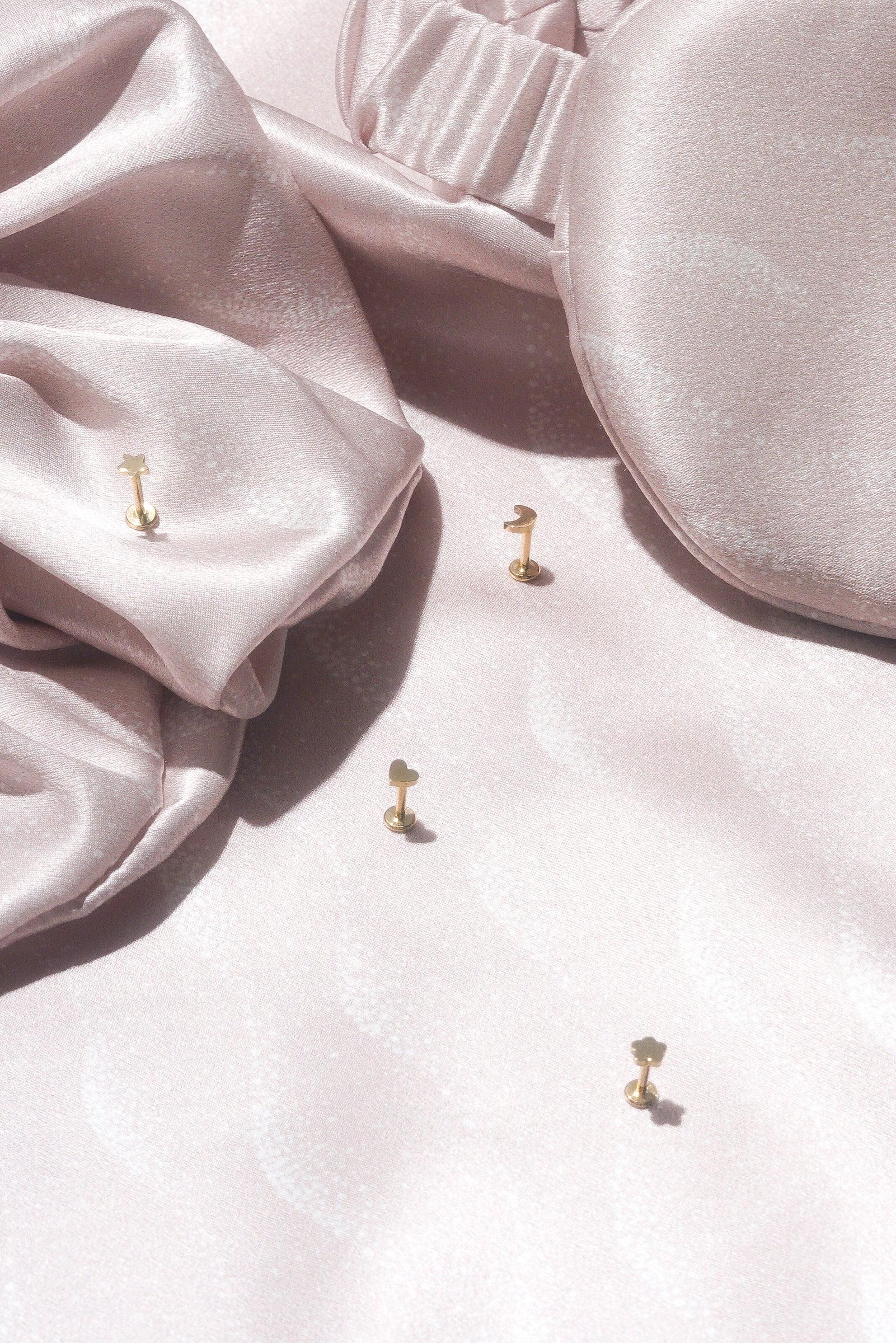 Heart Threaded Flat Back Studs (Pair) - Image 15