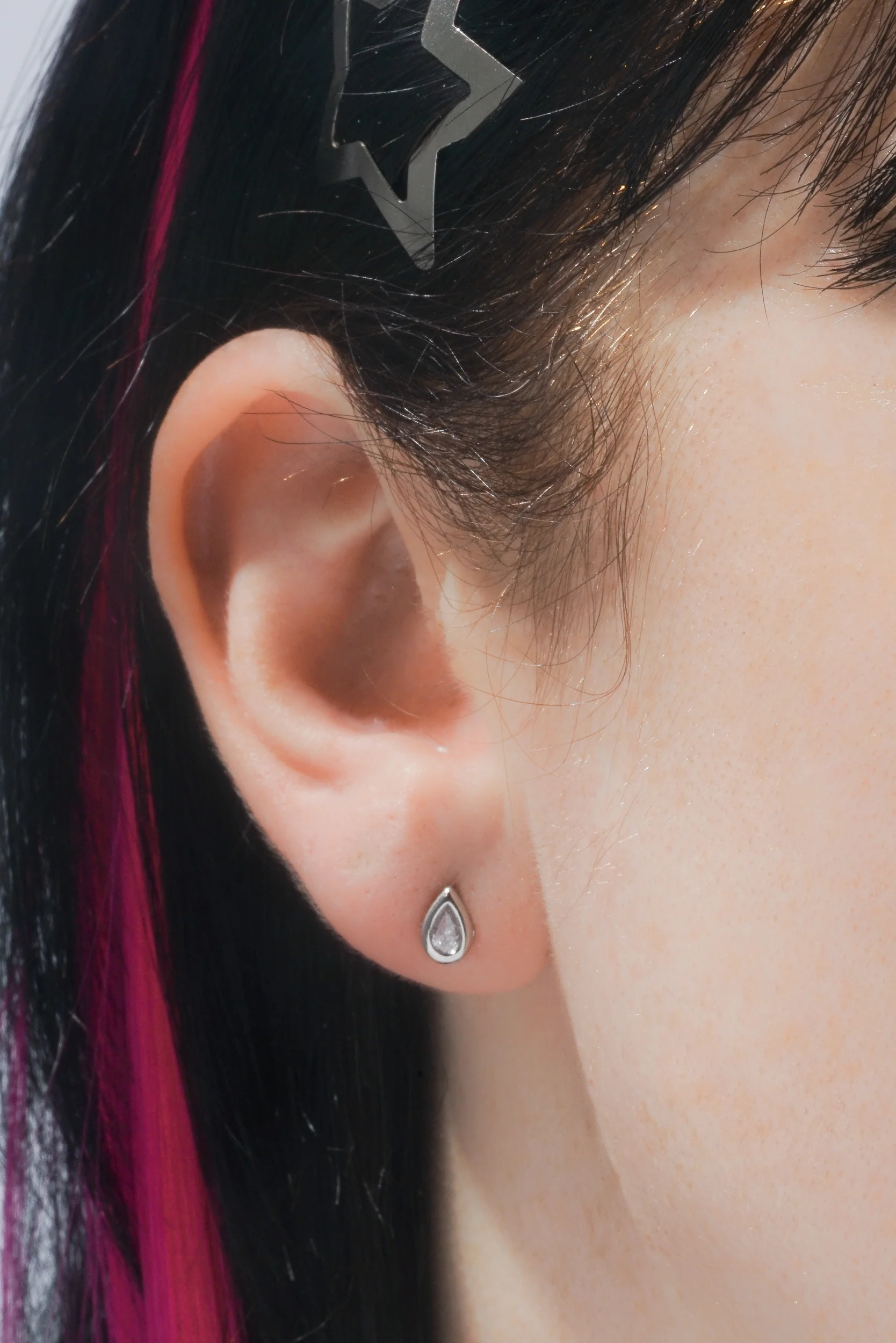 Teardrop Bezel Stud (Single) - Image 8